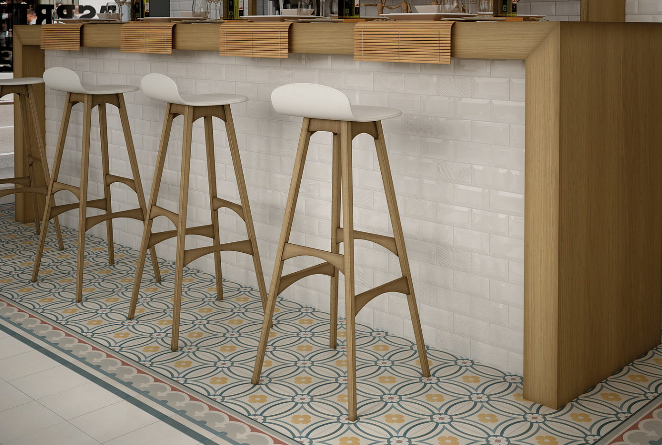 CAPRICE SAINT TROPEZ / WHITE